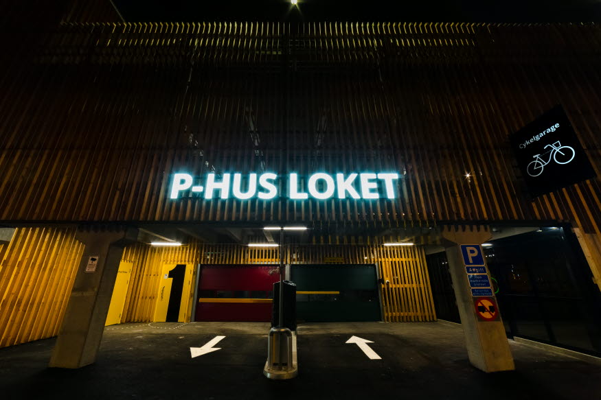 Entrén till parkeringshuset Loket. Foto: Josefine Karlsson