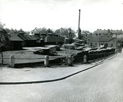  Fabriksgatan-Vasavägen1955Övrigt: Vy över Fredrikssons fabriksområde