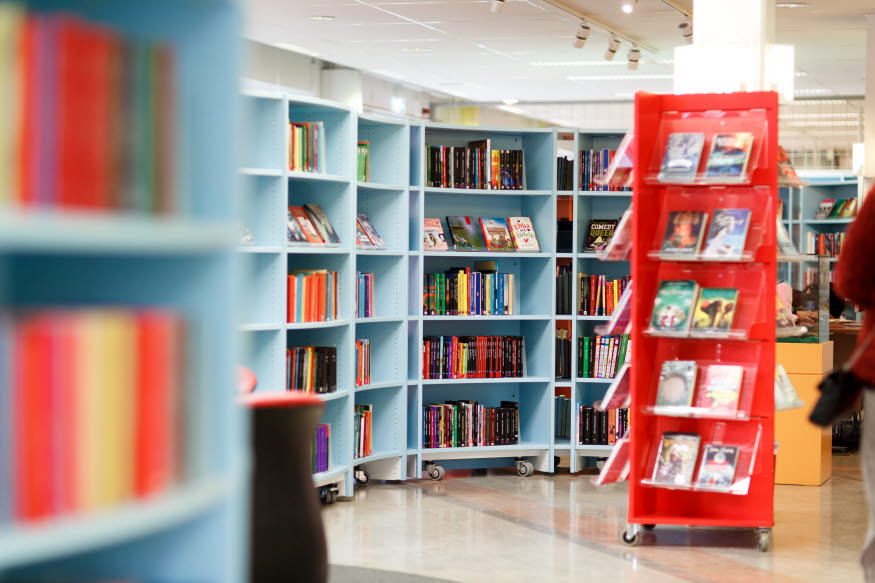 Böcker på biblioteket.