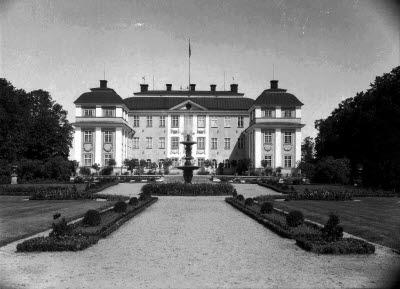 Eriksberg slott ca 2 mil öster om Katrineholm