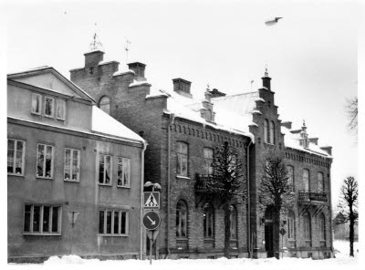 Bievägen 3. Byggt 1893 för Oppunda Härads Sparbank.